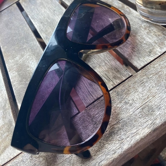 🍒 FLAT Top Oversized Sunglasses - Picture 2 of 9